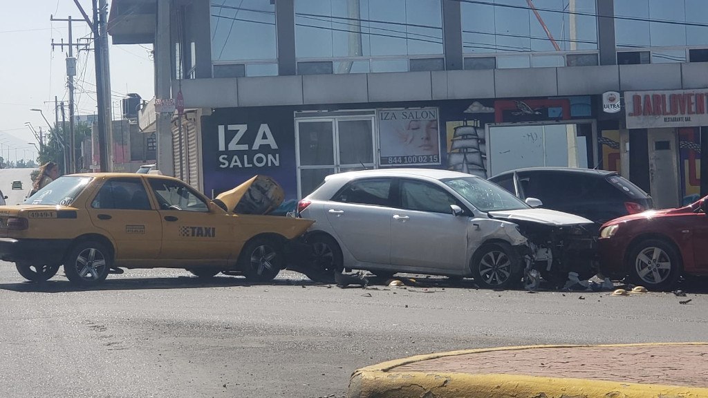 Choque en Saltillo entre Emilio Arizpe y avenida 20