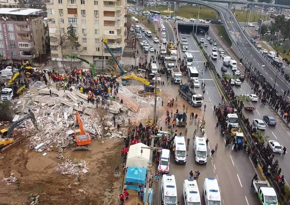 Se desvanece la esperanza por sobrevivientes por el terremoto en Turquía y Siria que supera las 20,000 muertes