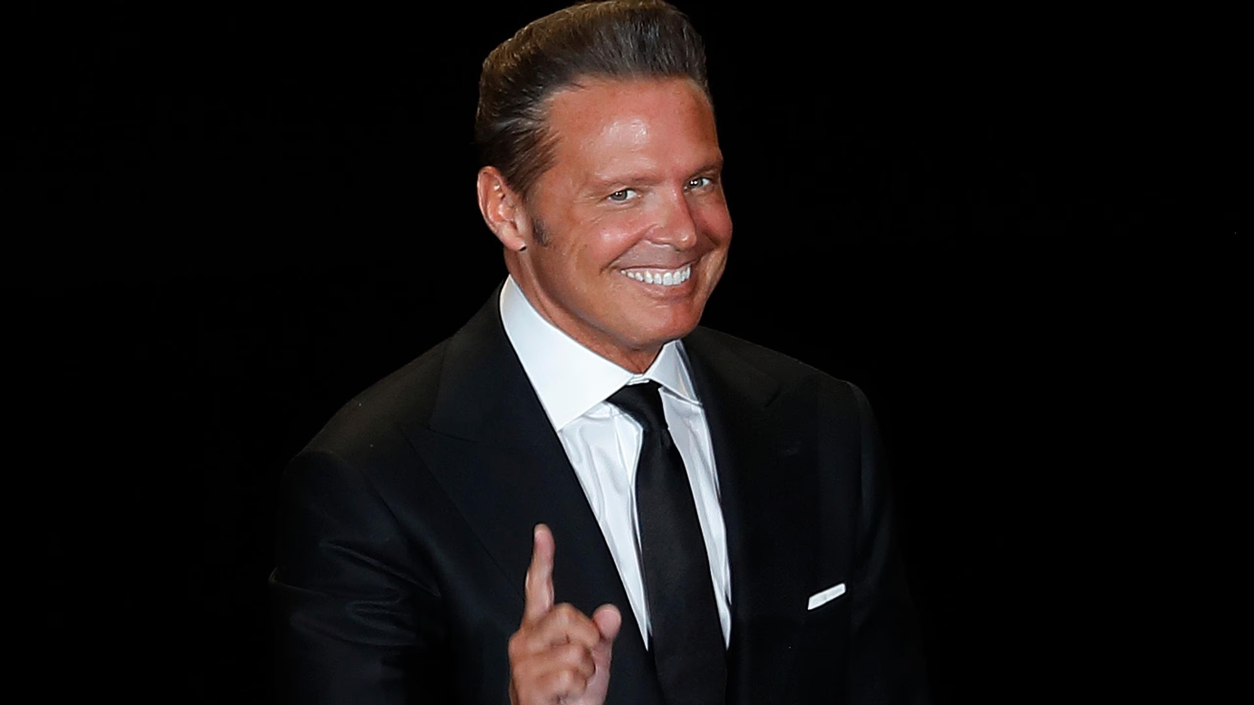 La gira de Luis Miguel arrasa con ‘sold outs’ y agrega nuevas fechas en América